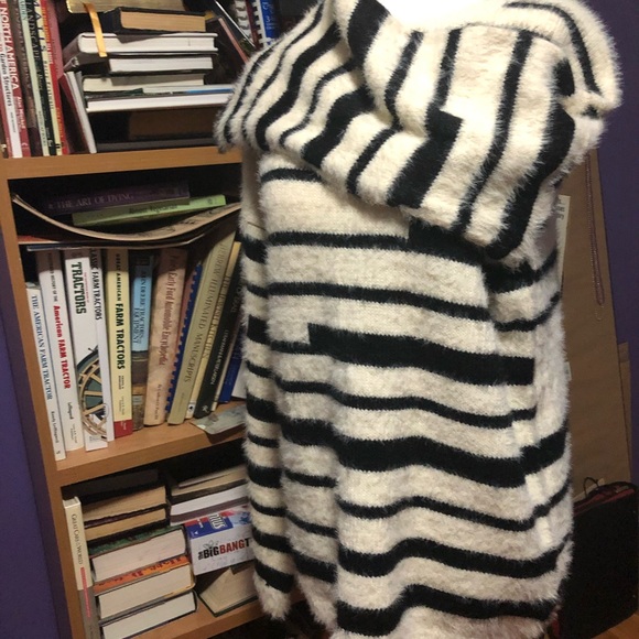 Violet & Ruby Super Soft & Comfy Sweater!! - Picture 2 of 14